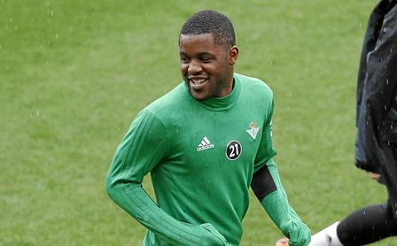 Campbell, durante un entrenamiento del Betis. Campbell, durante un entrenamiento del Betis.