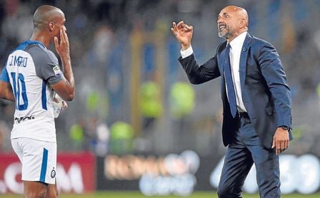 Luciano Spalletti junto a Joao Mario en un encuentro del Inter. Luciano Spalletti junto a Joao Mario en un encuentro del Inter.