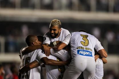 Santos vence al Sport con gol de Rodrygo y sale del descenso del fútbol en Brasil Santos vence al Sport con gol de Rodrygo y sale del descenso del fútbol en Brasil