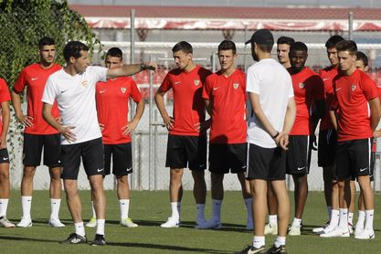 Imagen de un entrenamiento del Sevilla. Imagen de un entrenamiento del Sevilla.