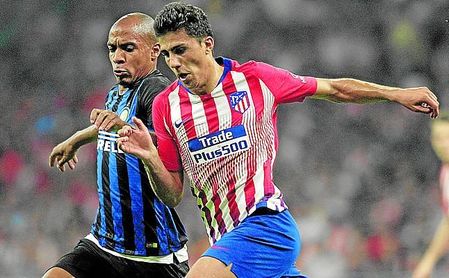 Joao Mario no descarta quedarse en Milán si, finalmente, el Betis se decide por otro medio creativo. Joao Mario no descarta quedarse en Milán si, finalmente, el Betis se decide por otro medio creativo.