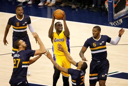 El alero sudanés Luol Deng ficha con los Timberwolves por un año El alero sudanés Luol Deng ficha con los Timberwolves por un año