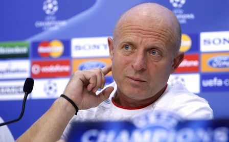 Dimite el seleccionador checo de fútbol Karel Jarolim tras la debacle contra Rusia Dimite el seleccionador checo de fútbol Karel Jarolim tras la debacle contra Rusia
