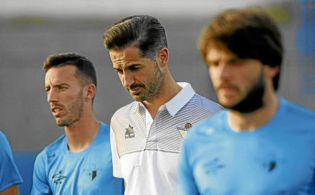 David Páez, entrenador del Écija, confía en una mejoría ofensiva en los próximos partidos. David Páez, entrenador del Écija, confía en una mejoría ofensiva en los próximos partidos.
