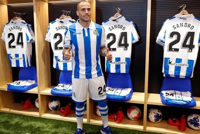 Sandro se retira del entrenamiento y Januzaj estará mes y medio de baja Sandro se retira del entrenamiento y Januzaj estará mes y medio de baja