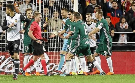 El Betis cayó 2-0 en Mestalla, poco antes de su gran racha de resultados de la 17/18. El Betis cayó 2-0 en Mestalla, poco antes de su gran racha de resultados de la 17/18.