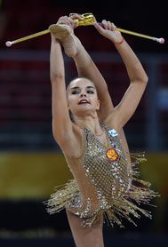 Dina Averina también lidera en mazas y el concurso completo Dina Averina también lidera en mazas y el concurso completo
