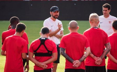 Machín recupera efectivos con el regreso de Silva, Promes, Vaclik y Soriano Machín recupera efectivos con el regreso de Silva, Promes, Vaclik y Soriano