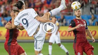 Impresionante gol de Ibrahimovic para llegar a los 500 en su carrera