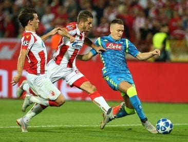 0-0. El Nápoles se atasca ante el muro defensivo del Estrella Roja 0-0. El Nápoles se atasca ante el muro defensivo del Estrella Roja
