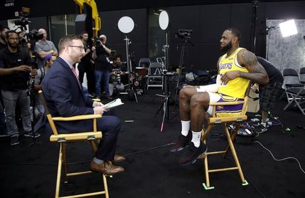 LeBron James: "Tenemos mucho que recorrer para alcanzar a los Warriors" LeBron James: "Tenemos mucho que recorrer para alcanzar a los Warriors"