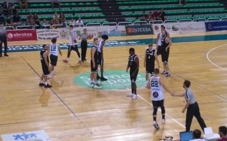 Victoria del Betis ante el Cáceres Basket en el Trofeo de Baloncesto de Cáceres (69-81) Victoria del Betis ante el Cáceres Basket en el Trofeo de Baloncesto de Cáceres (69-81)