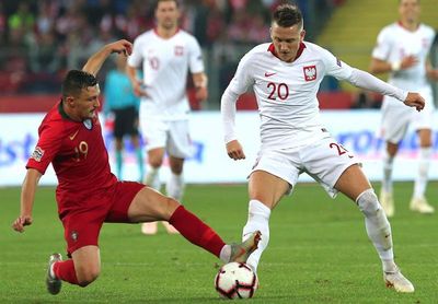 2-3. Portugal, sin Ronaldo, vence a Polonia y lidera su grupo 2-3. Portugal, sin Ronaldo, vence a Polonia y lidera su grupo