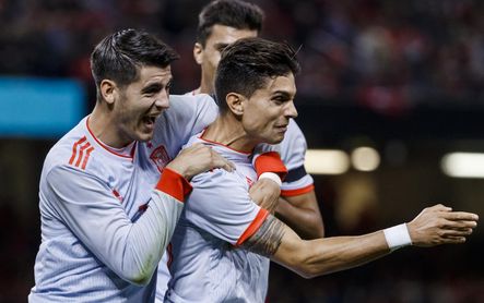 Bartra celebra su gol con España ante Gales. Bartra celebra su gol con España ante Gales.