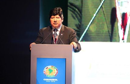 El presidente de la Federación Peruana de Fútbol incluido en la investigación a una banda El presidente de la Federación Peruana de Fútbol incluido en la investigación a una banda