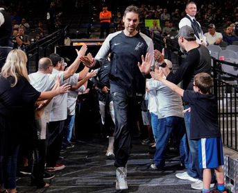 Willy y Pau Gasol destacan como reservas en los triunfos de Hornets y Spurs Willy y Pau Gasol destacan como reservas en los triunfos de Hornets y Spurs