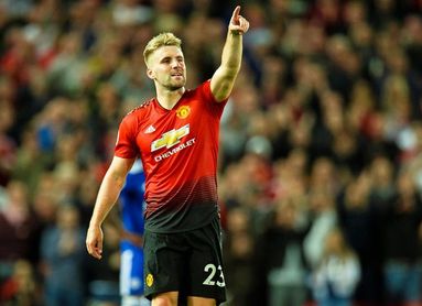 Shaw firma un nuevo contrato con el United hasta 2023 Shaw firma un nuevo contrato con el United hasta 2023