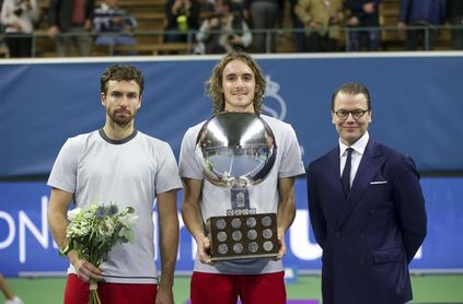 Tsitsipas vence a Gulbis e inaugura su palmarés en Estocolmo Tsitsipas vence a Gulbis e inaugura su palmarés en Estocolmo
