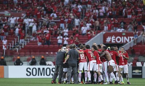 Internacional empata con un Santos sostenido por Gabigol y se aleja del líder Internacional empata con un Santos sostenido por Gabigol y se aleja del líder