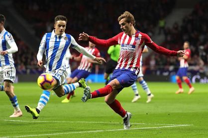 2-0. El Atlético descarta la crisis y se aúpa al liderato 2-0. El Atlético descarta la crisis y se aúpa al liderato
