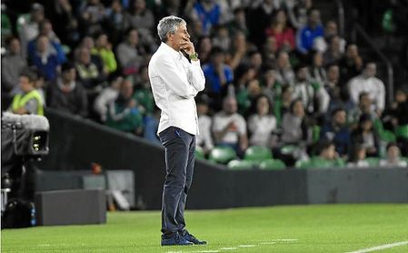 Quique Setién durante el encuentro entre Real Betis y Valladolid de LaLiga. Quique Setién durante el encuentro entre Real Betis y Valladolid de LaLiga.