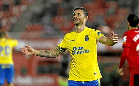 Rubén Castro recibe el alta médica. Rubén Castro recibe el alta médica.