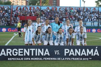 Argentina goleó a Panamá y toma una importante ventaja de cara a la revancha Argentina goleó a Panamá y toma una importante ventaja de cara a la revancha