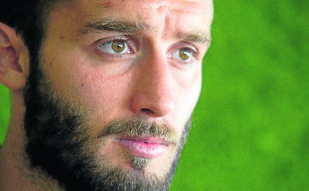 Germán Pezzella, que posa en la imagen para una entrevista con ESTADIO Deportivo, se sincera sobre su marcha del Betis. Germán Pezzella, que posa en la imagen para una entrevista con ESTADIO Deportivo, se sincera sobre su marcha del Betis.