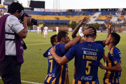 Sportivo Luqueño deberá jugar a puerta cerrada por actos violentos de su hinchada Sportivo Luqueño deberá jugar a puerta cerrada por actos violentos de su hinchada