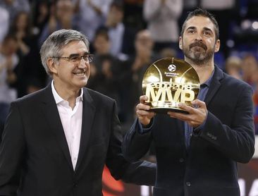 El club retirará la camiseta de Navarro antes del Barça-Real Madrid El club retirará la camiseta de Navarro antes del Barça-Real Madrid