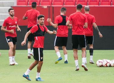 Jesús Navas, con permiso por paternidad y con problemas de sóleo, no trabajó Jesús Navas, con permiso por paternidad y con problemas de sóleo, no trabajó