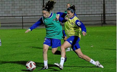 El Betis Féminas se entrena en tierras riojanas. El Betis Féminas se entrena en tierras riojanas.
