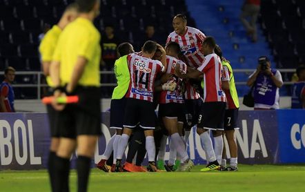 Junior y Medellín intentarán dar el primer golpe en la final de la liga colombiana Junior y Medellín intentarán dar el primer golpe en la final de la liga colombiana