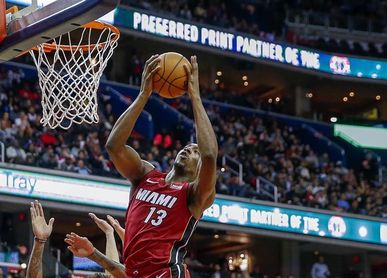 98-115. Adebayo logra doble-doble en victoria de los Heat 98-115. Adebayo logra doble-doble en victoria de los Heat