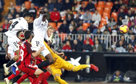 El Sevilla vuelve con la sensación de haber perdido dos puntos. El Sevilla vuelve con la sensación de haber perdido dos puntos.
