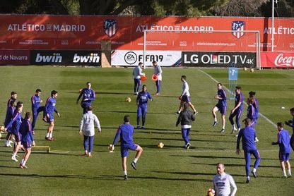 Kalinic-Griezmann en ataque y Saúl de lateral en el once atlético Kalinic-Griezmann en ataque y Saúl de lateral en el once atlético