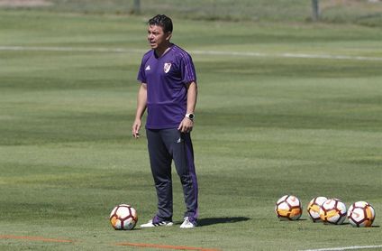 El presidente de River Plate confirma que Gallardo seguirá entrenando al club El presidente de River Plate confirma que Gallardo seguirá entrenando al club