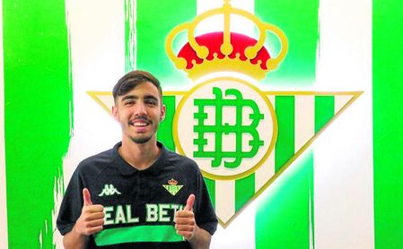 Roberto Rodríguez Abreu firmó ayer su ampliación de contrato hasta 2022. Roberto Rodríguez Abreu firmó ayer su ampliación de contrato hasta 2022.