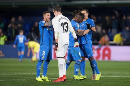 1-2. El Villarreal falla un penalti en la prolongación ante un intenso Getafe 1-2. El Villarreal falla un penalti en la prolongación ante un intenso Getafe