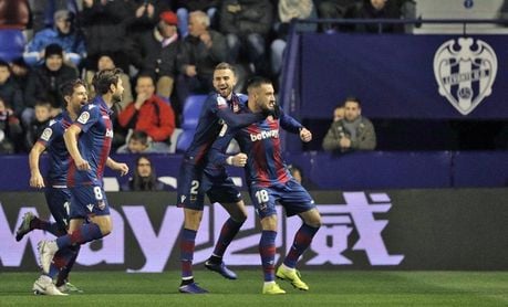 Barça y Valencia obligados a ganar; el Atlético a evitar la sorpresa ante el Girona Barça y Valencia obligados a ganar; el Atlético a evitar la sorpresa ante el Girona