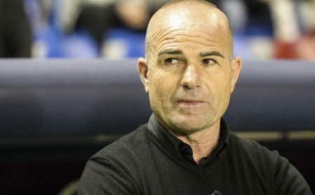 Paco López: "El Barcelona tiene la obligación de pasar y nosotros, la ilusión" Paco López: "El Barcelona tiene la obligación de pasar y nosotros, la ilusión"