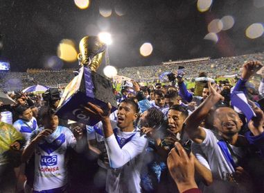 El San José, aún sin entrenador, comienza la defensa del título del fútbol en Bolivia El San José, aún sin entrenador, comienza la defensa del título del fútbol en Bolivia