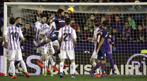 2-0. El Levante rompe su mala racha y el Valladolid se asoma al descenso 2-0. El Levante rompe su mala racha y el Valladolid se asoma al descenso