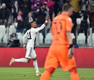 Cristiano falla un penalti, pero el Juventus golea 3-0 al Chievo Cristiano falla un penalti, pero el Juventus golea 3-0 al Chievo