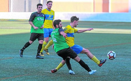 El Tomares agita el látigo de nuevo. El Tomares agita el látigo de nuevo.