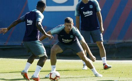 Clement Lenglet en el entrenamiento con el F.C. Barcelona Clement Lenglet en el entrenamiento con el F.C. Barcelona