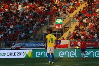 Uruguay se enfrenta a un Brasil colista y urgido de victorias Uruguay se enfrenta a un Brasil colista y urgido de victorias