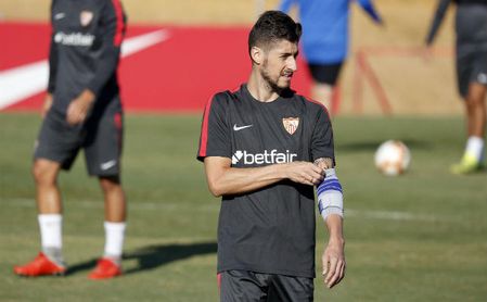 Sergio Escudero en uno de los entrenamientos con el Sevilla Sergio Escudero en uno de los entrenamientos con el Sevilla