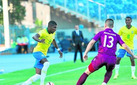 Emerson volvió a ser titular con Brasil. Emerson volvió a ser titular con Brasil.