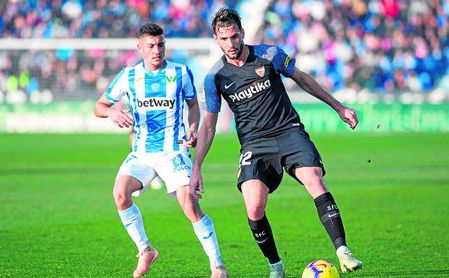 Franco Vázquez fue expulsado en Leganés por llamar "caradura" al colegiado. Franco Vázquez fue expulsado en Leganés por llamar "caradura" al colegiado.